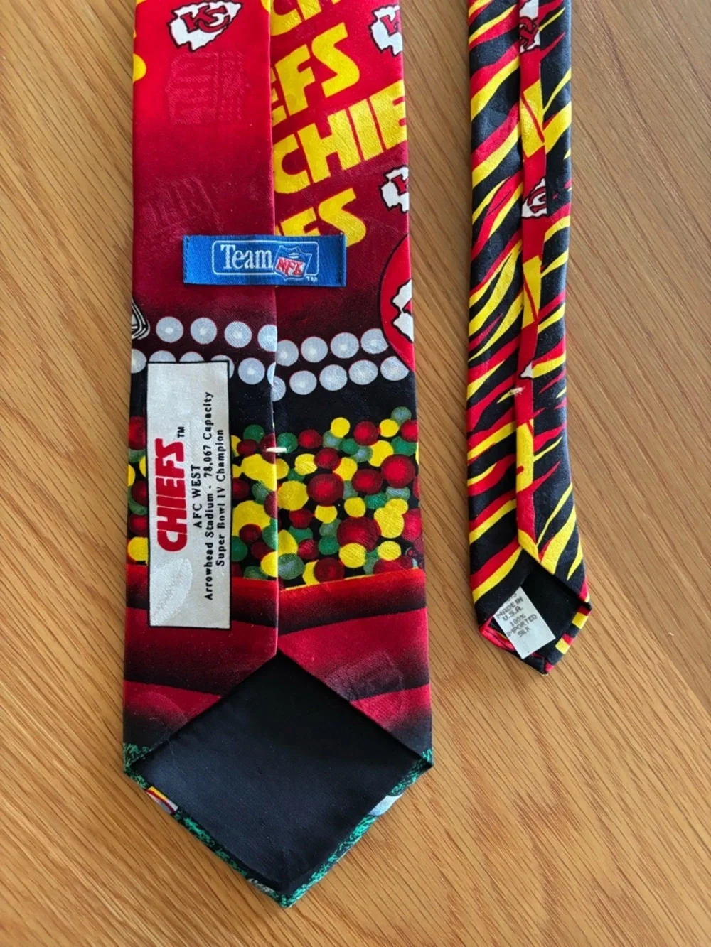 Vintage Kansas City Chiefs Silk Tie NFL Football Arrowhead Stadium Graphic